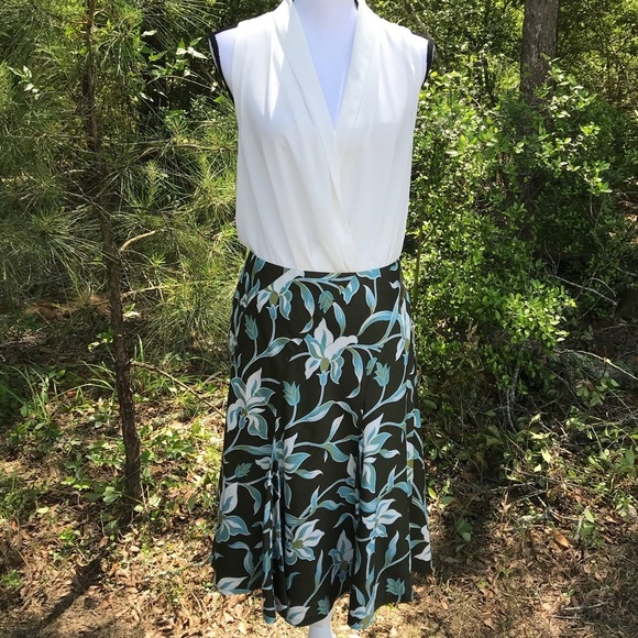 Ann Taylor Floral Skirt Size 6 - Picture 2 of 9